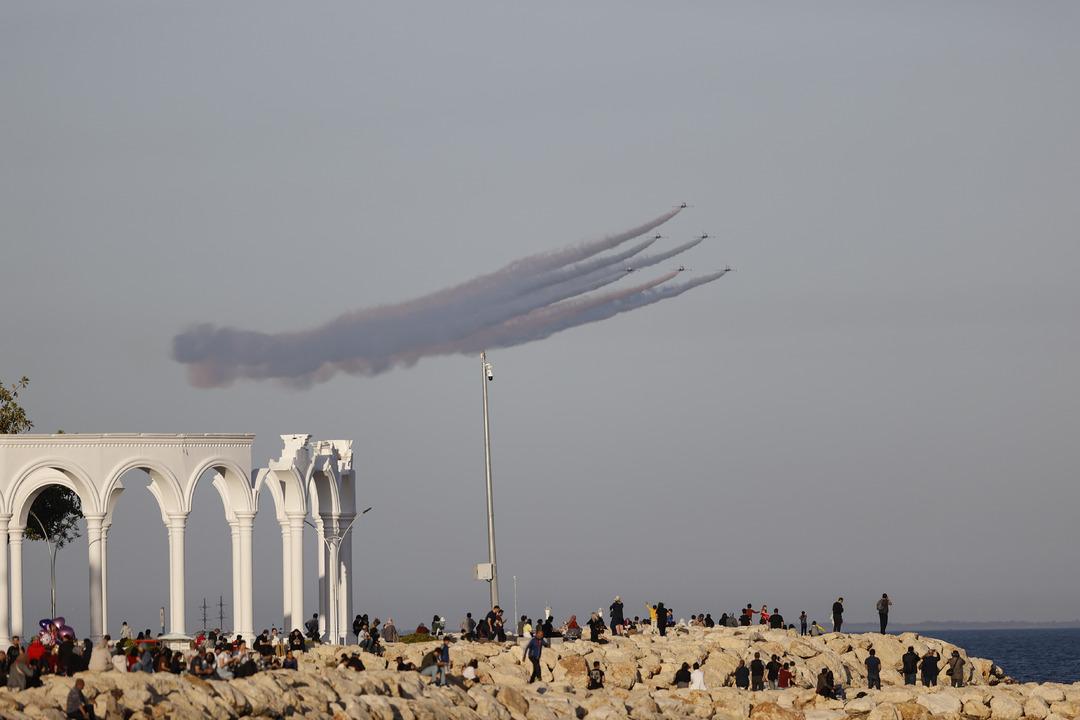 Türk Yıldızları, Mersin semalarında prova uçuşu yaptı 1