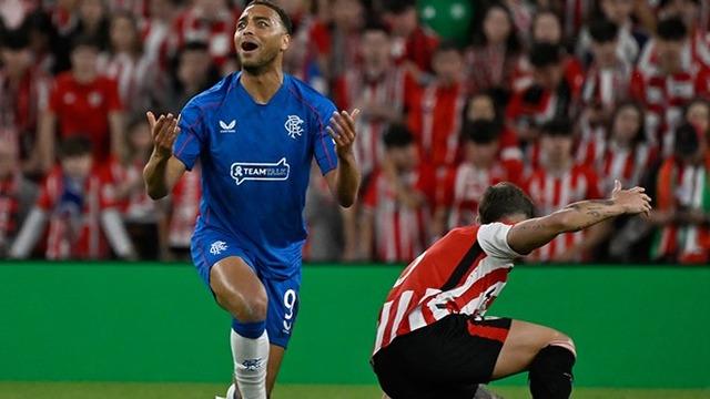 Forması paramparça oldu! UEFA Avrupa Ligi'nde geceye damga vuran pozisyon