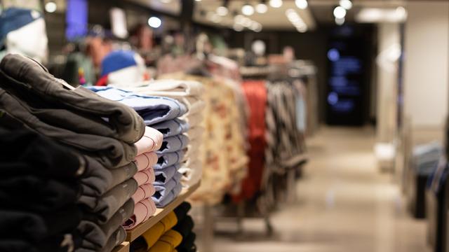 690 mağazası bulunuyor! Dev markaların lisansına bile sahip: O grup satışa çıkıyor, fiyatı belli oldu