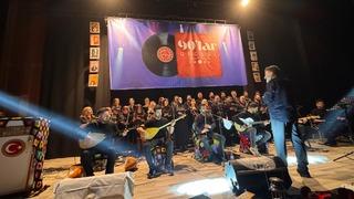 Ağrı'da 90'lar rüzgârı esti