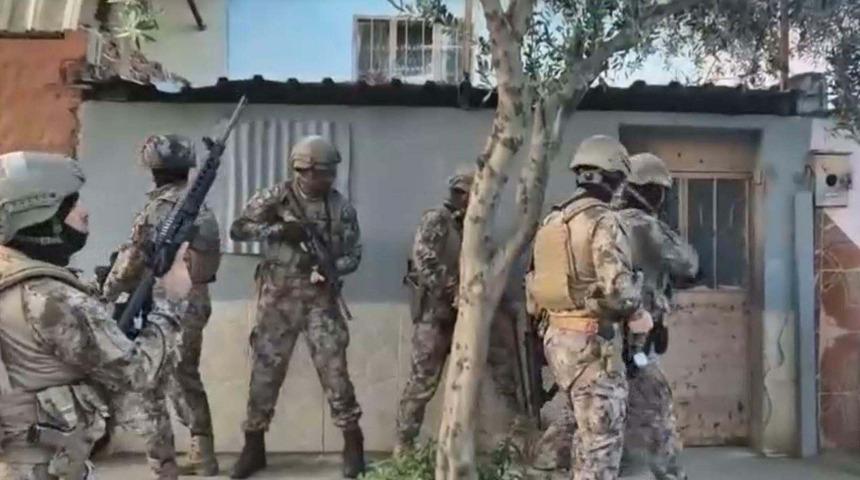 İzmir merkezli 5 ilde FETÖ operasyonu: 10 gözaltı