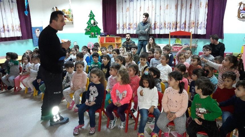 İzmit&rsquo;te &ccedil;ocuklar uyarılıyor