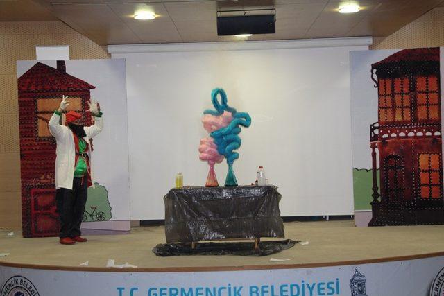 Germencik Belediyesi’nden çocuklara özel tiyatro gösterimi