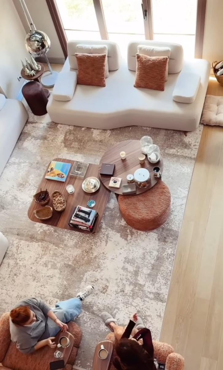 Pınar Altuğ'un lüks evini görenler hayran kaldı! Cam tavan detayı dikkat çekti  G1