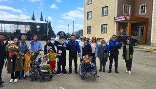 Minik öğrencilere polis mesleği tanıtıldı