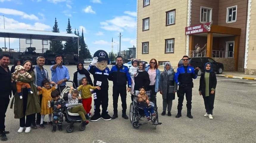 Minik öğrencilere polis mesleği tanıtıldı