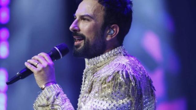 Anne acısıyla sarsıldı! Tarkan'ın konserleri ertelendi 