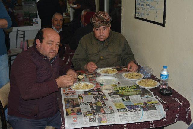 Ayvacık’ta yarım asırlık tavşan etli pilav geleneği