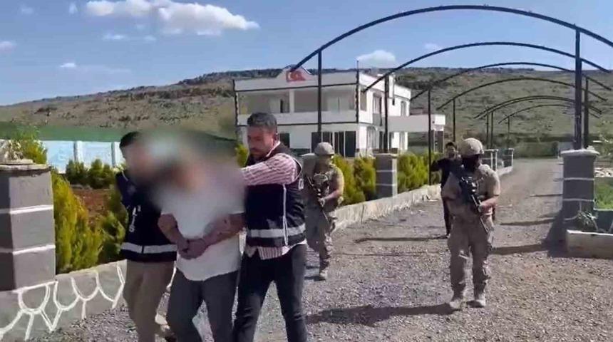 Gaziantep’te kesinleşmiş 39 yıl cezası olan şahıs bağ evinde yakalandı