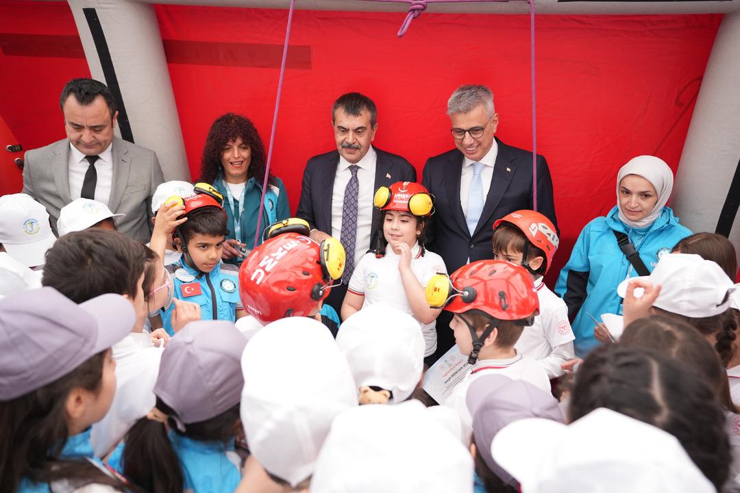 AA-20250418-37669835-37669831-SAGLIK_BAKANLIGI_VE_MILLI_EGITIM_BAKANLIGI_SAGLIKLI_COCUK_SAGLIKLI_GELECEK_PROGRAMINI_BASLATTI