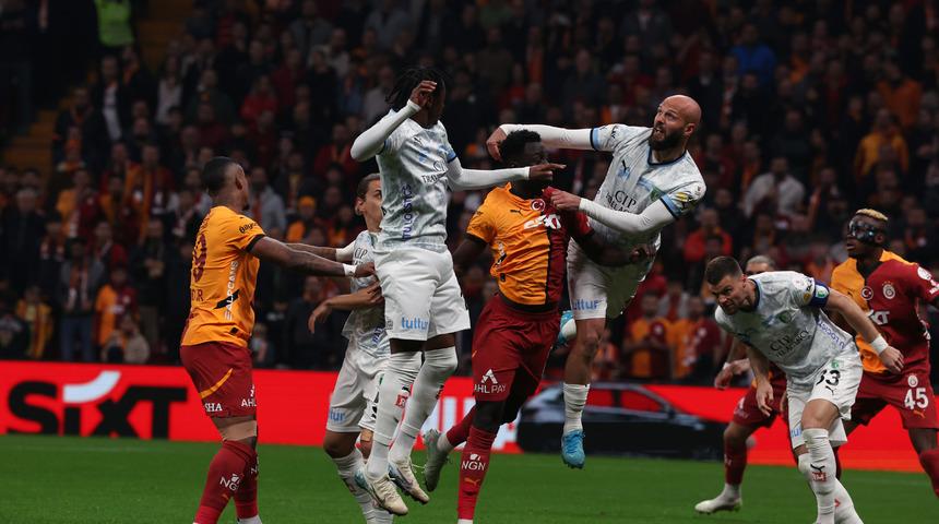 Galatasaray sahasında hata yapmadı! Sarı-Kırmızılılar Bodrum FK'yı 2-0 mağlup etti, bir ilki başardı!