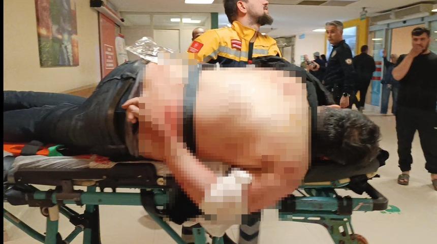 Seyir halindeki hafif ticari araca pompalı tüfekle ateş açıldı; 1 kişi yaralandı