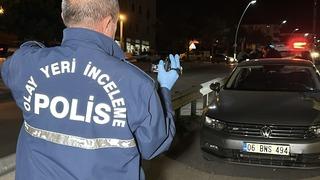 Yolun karşısına geçmeye çalışırken otomobilin çarptığı yaya öldü