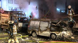 Yer: Başakşehir! Gece yarısı başlayan yangın neredeyse tüm mahalleyi küle çevirecekti... 6 iş yeri ve 2 otomobil kullanılamaz hale geldi!