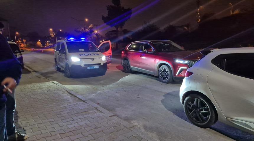 Polisi gören geri manevra yaparak kaçtı