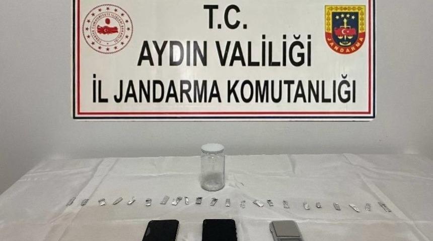 Jandarma uyuşturucuya geçit vermiyor