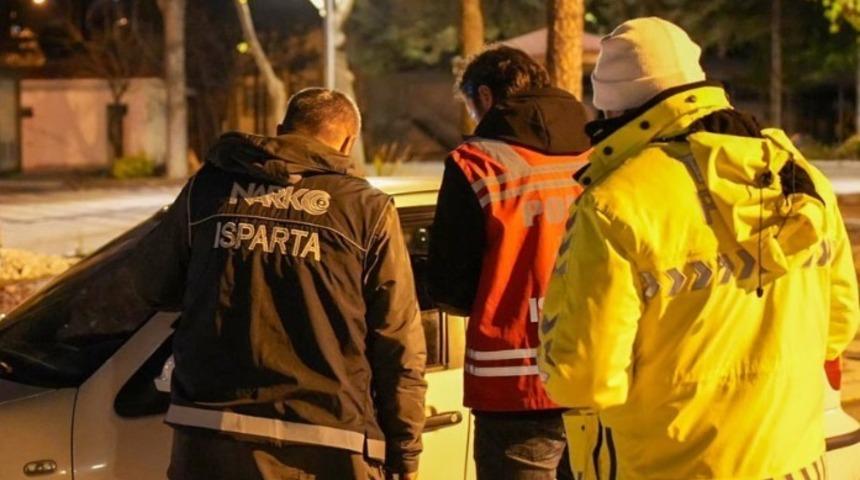 Isparta’da gece uygulamasında 2,5 saatte 41 sürücüye ceza