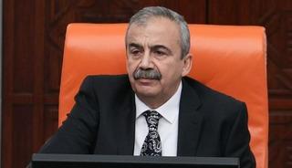 AK Parti Genel Başkan Vekili Efkan Ala Sırrı Süreyya Önder’i hastanede ziyaret etti