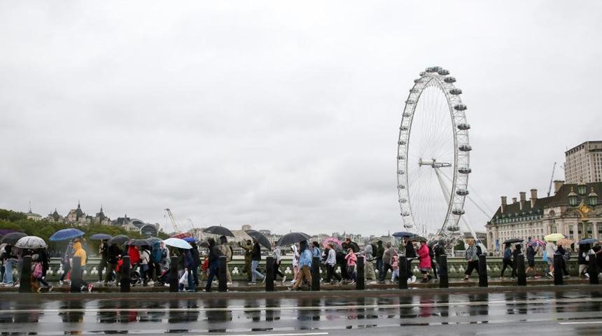 İngiltere’nin bazı bölgelerinde ‘sarı alarm' verildi