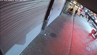 Eşini öldürüp, kızını da yaralayan adamın etkisiz hale getirildiği görüntüler ortaya çıktı