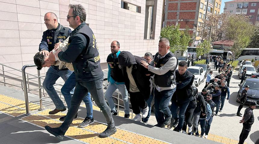 Eskişehir merkezli dolandırıcılık operasyonunda 20 tutuklama