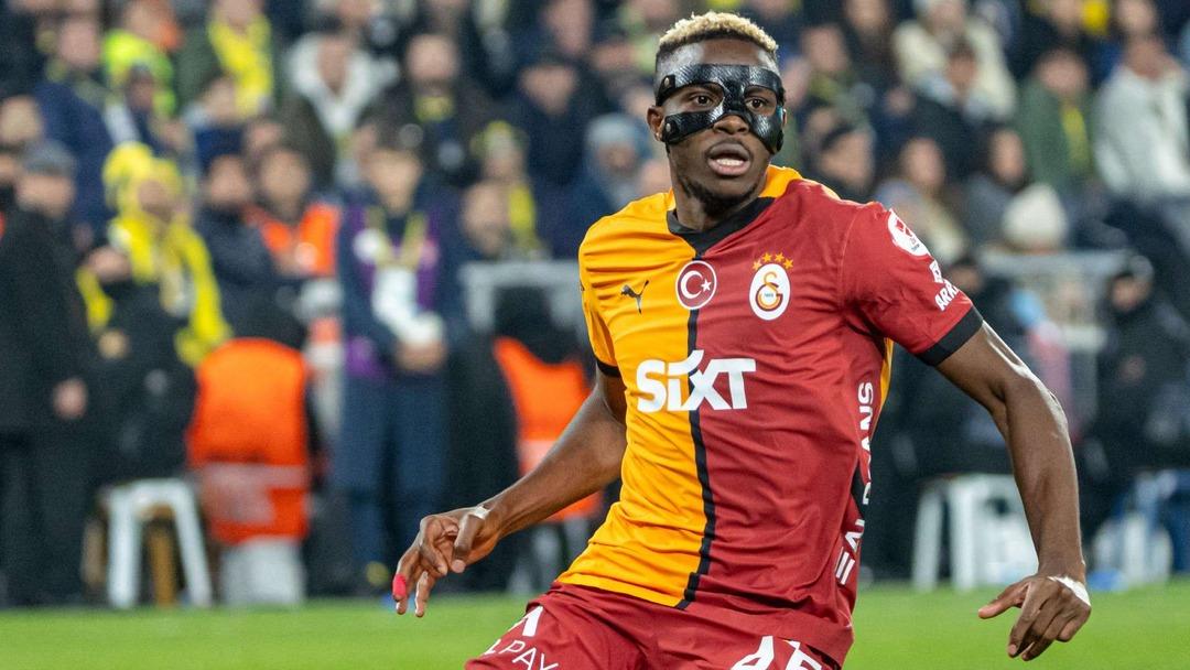 070425_20Victor_20Osimhen_20of_20Galatasaray_20looks_20on_20_201920_20