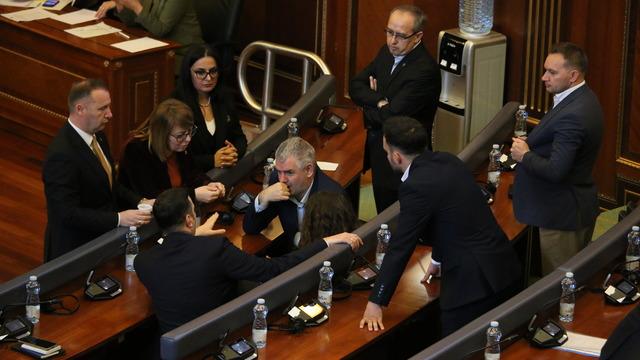 Kosova Meclisi'nde yeni meclis başkanı seçilemedi