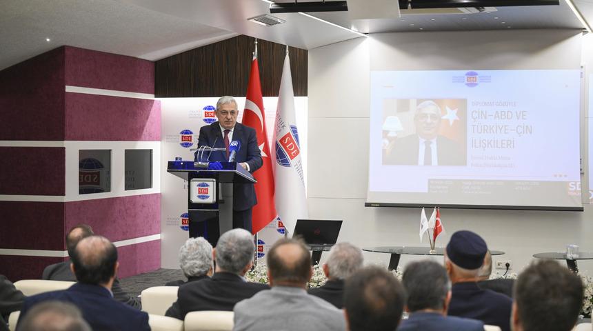 Ankara'da "Diplomat Gözüyle Çin-ABD ve Türkiye-Çin İlişkileri" başlıklı etkinlik yapıldı