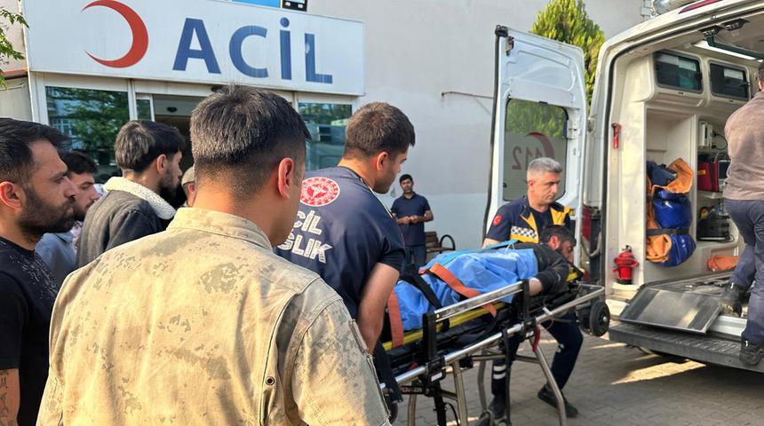 Diyarbakır'da komşu aileler arasında silahlı kavga! Taş, sopa ne varsa kullandılar: 2'si ağır 6 yaralı