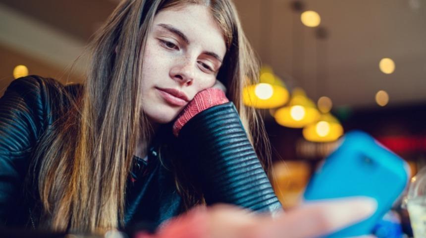 Aşkı arayan insanlar üzerinden para kazanmak