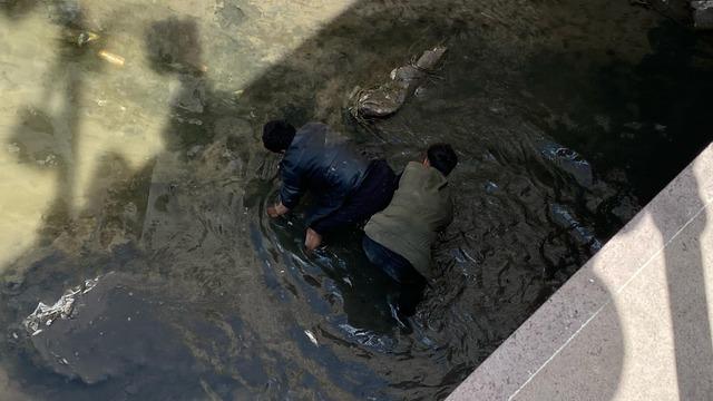Suyu azalan Porsuk Çayı'nda gözlük buldular