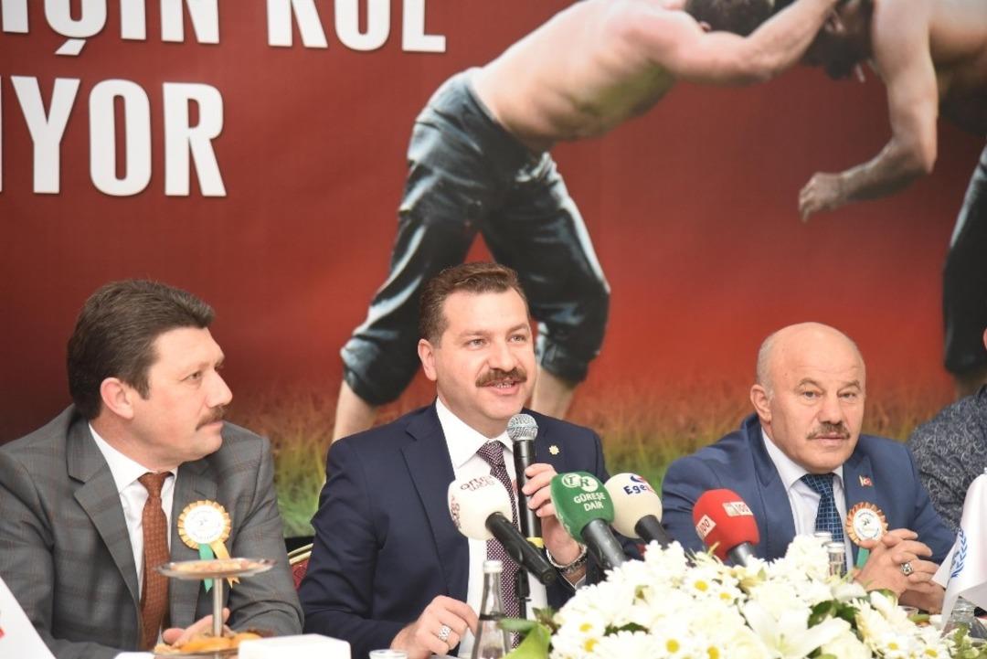 Baş Pehlivanlar Şehitler i&ccedil;in kol bağlayacak