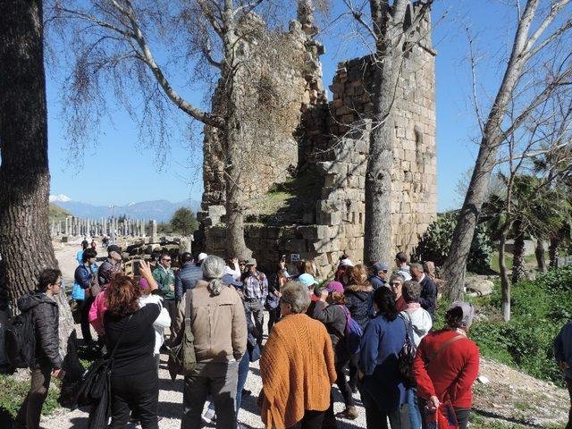 Konyaaltı’ndan Perge’ye ‘tarihi’ yolculuk