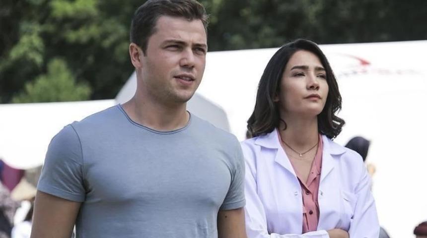 Aybüke Pusat konusunda sessiz kalması gündemdeydi! Zeynep Mayruk ve Tolga Sarıtaş bebek bekliyor