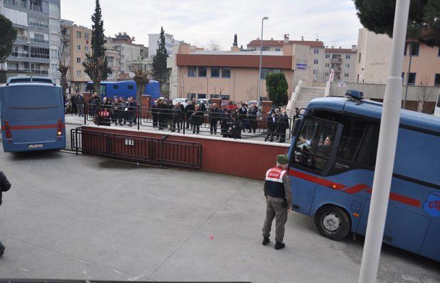 Mahkeme başkanından FETÖ sanığına 'Şov yapma' uyarısı