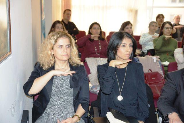 Aydın’da kamu çalışanları işaret dili öğreniyor