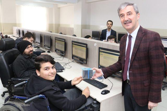 Turgutlu engelleri web ile aşıyor 1