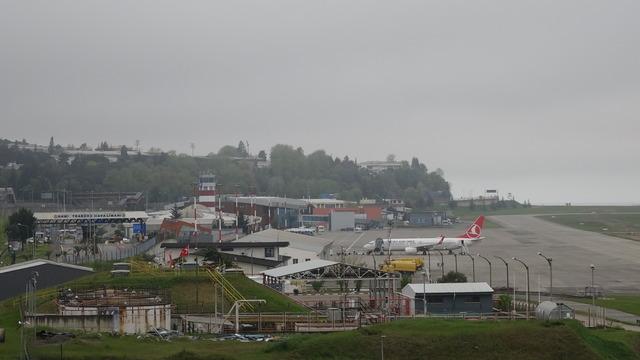 Sis engeli Trabzon'da uçuşları vurdu!