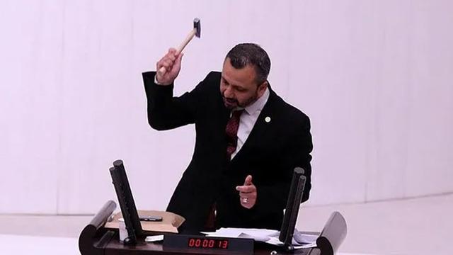 TBMM kürsüsüne zarar veren eski milletvekili tazminat ödeyecek