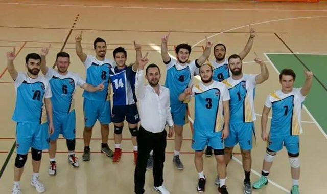 Karacabey Belediyespor voleybolda 2. Lig’e yükseldi