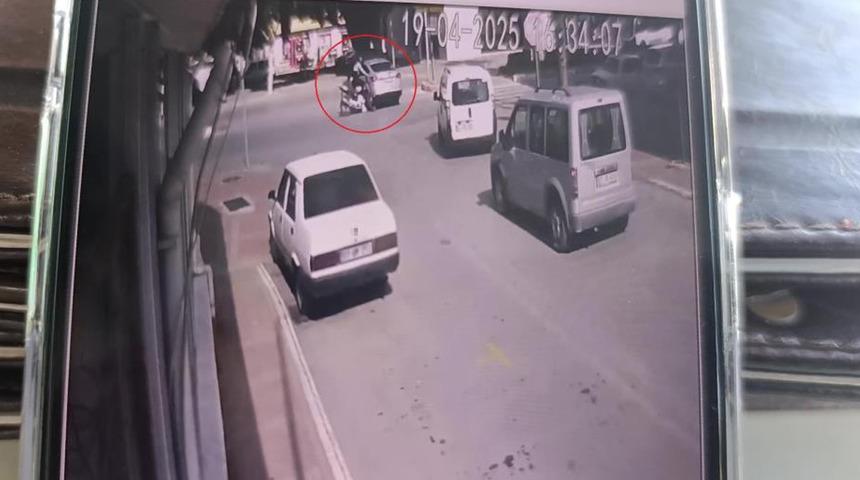 Manavgat’ta otomobile çarpan motosikletli yaralandı