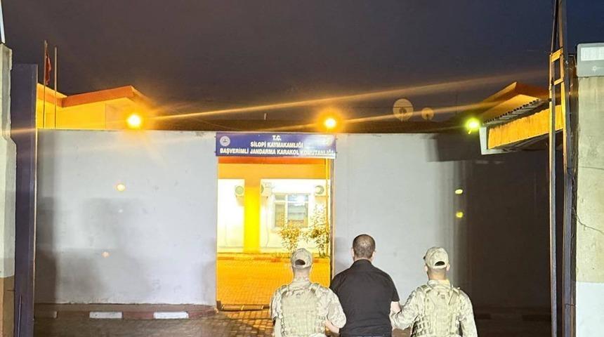 Pazarcıyı boğazını keserek öldüren şüpheli, sınır kapısında yakalandı!