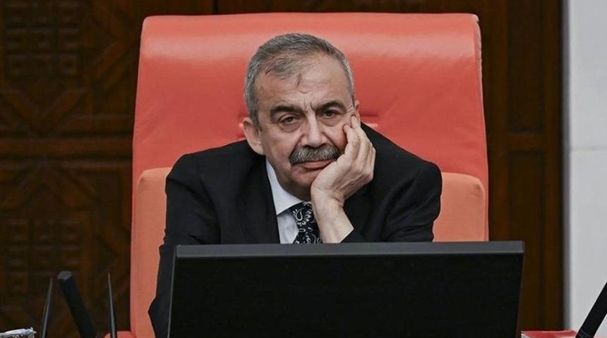 Terör örgütü PKK kendini resmen feshetti! Tarihi duyuruda Sırrı Süreyya Önder 'Barış ve demokrasi şehidi' diye anıldı