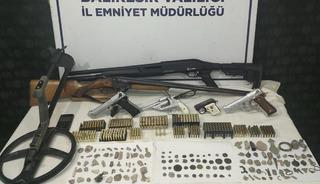 Balıkesir'de ruhsatsız silah ve tarihi eser operasyonu