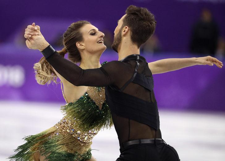 Gabriella Papadakis'in yarış sırasında kıyafeti koptu! G1