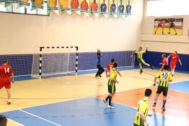 Adıyaman Belediyespor: 24 - Antalyaspor: 26