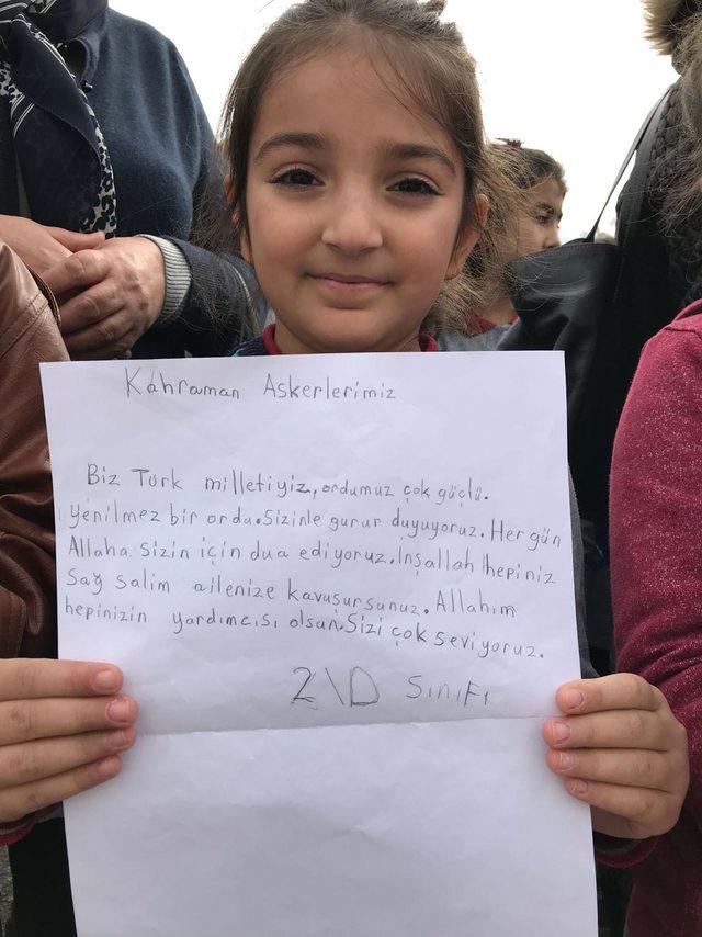 Öğrencilerden Mehmetçiğe sevgi mektupları