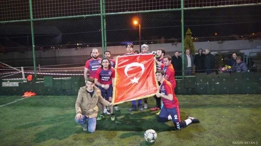 Dostluk ma&ccedil;ı yaptılar