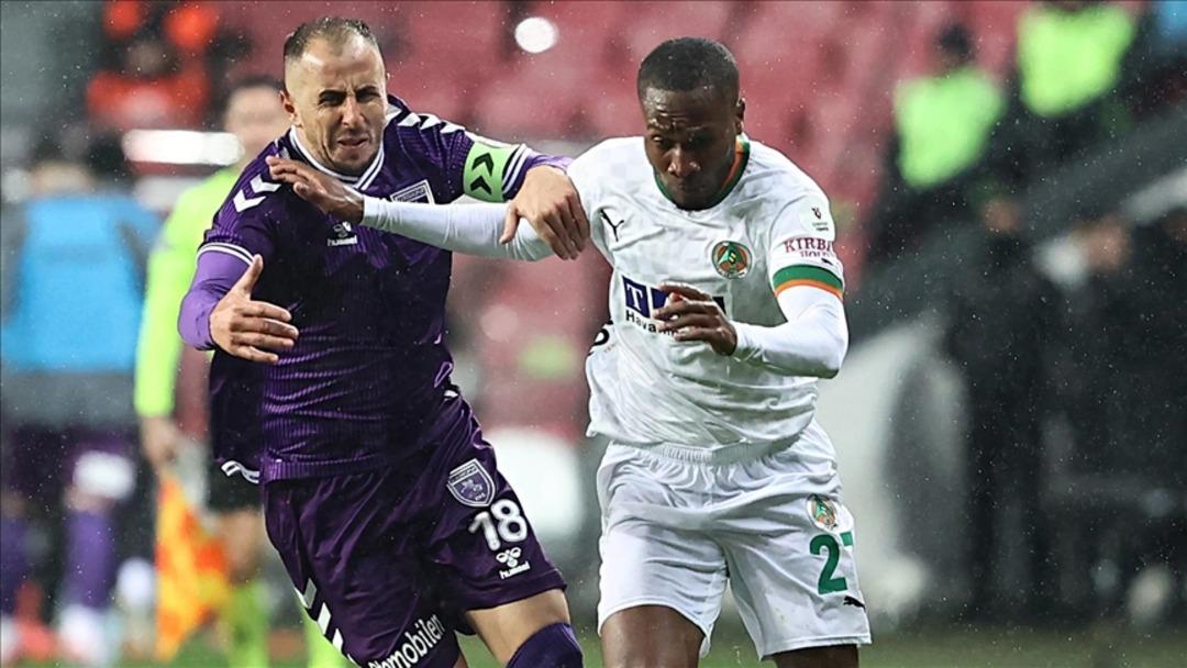 Bugün hangi maçlar var? 21 Nisan Pazartesi 2025 günün maç programı, saatleri ve kanalları... 1