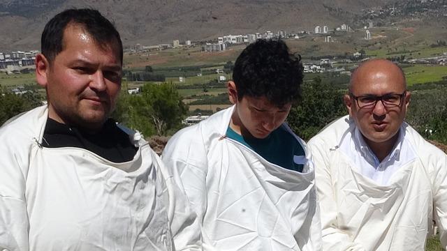 Havalar ısınınca hasadı başladı! Kilosu 1300 TL, her gün 1 kaşık tüketilmeli 'Yeter ki bünyenize girsin'